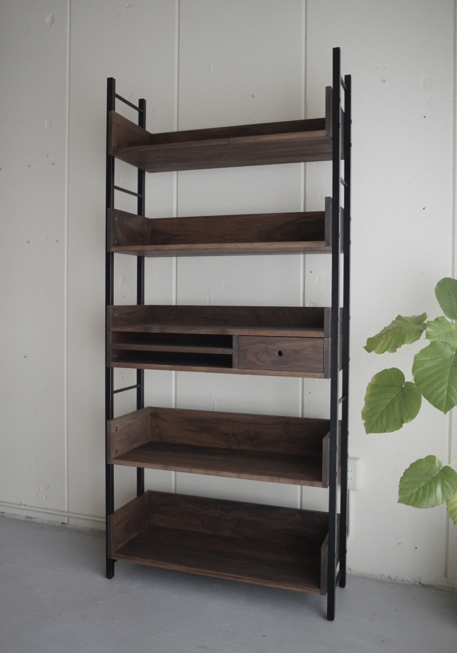 10iron-book-shelf1